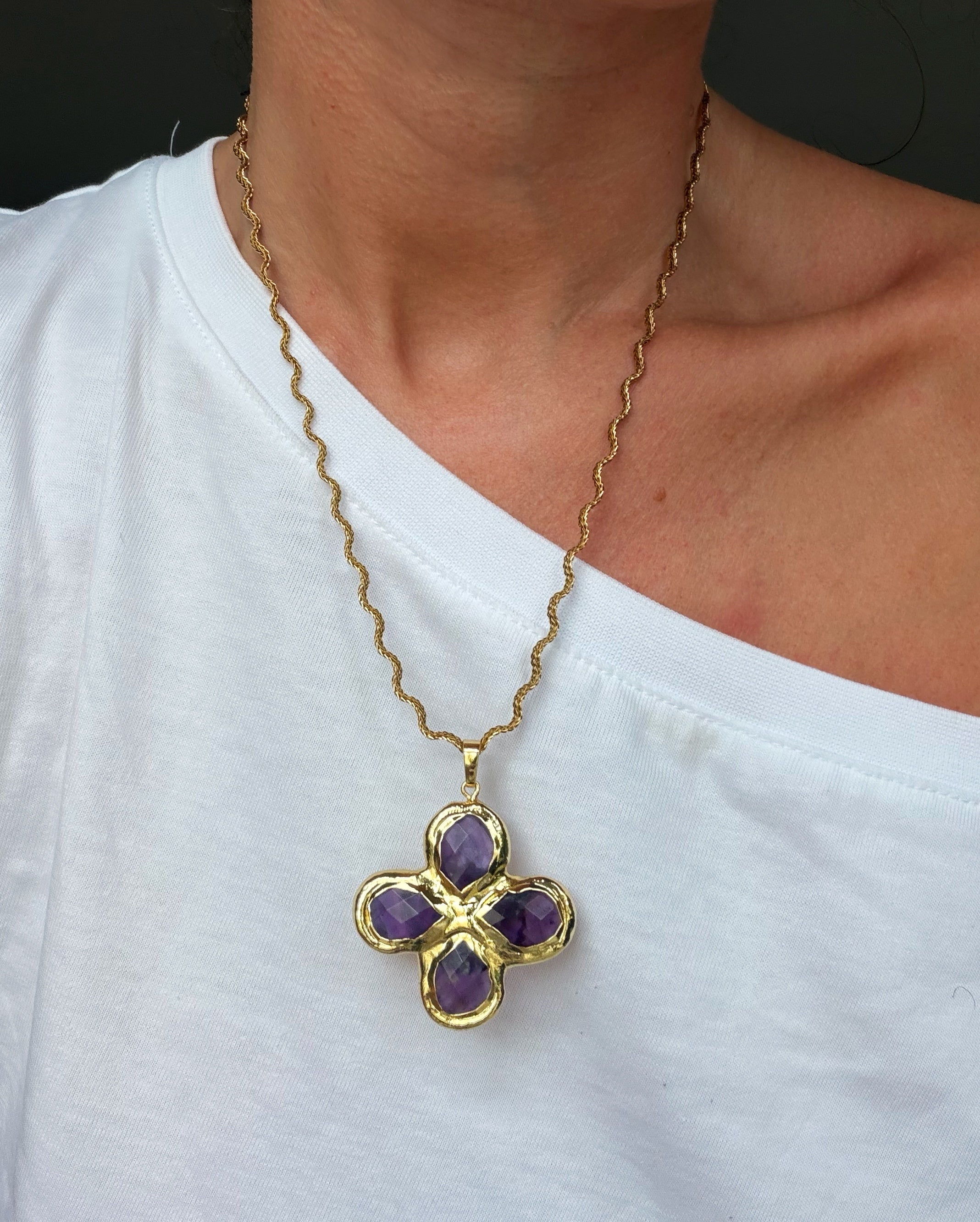 NISSI necklace purple