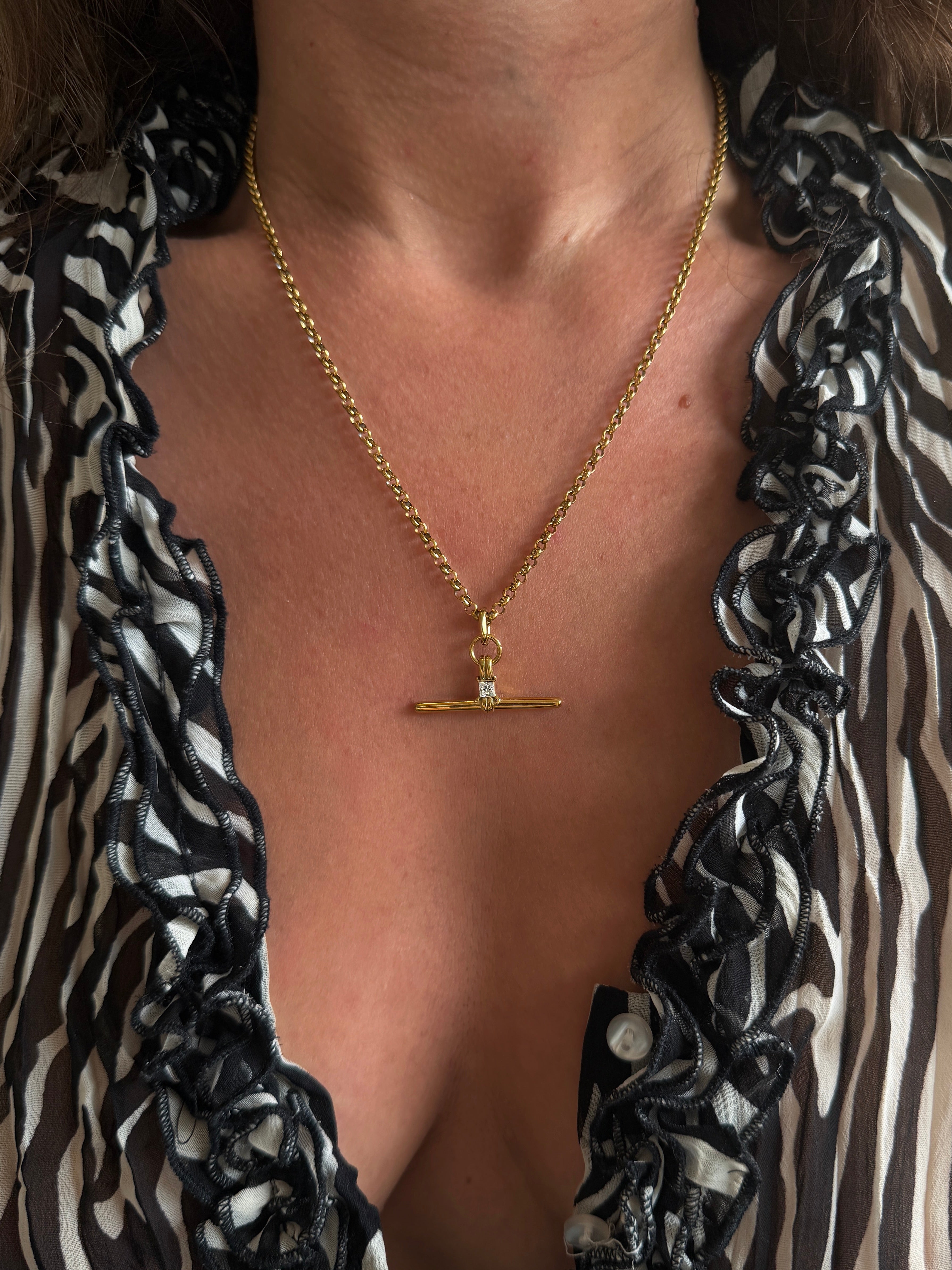 Diamanté T-Bar necklace - Neckontheline