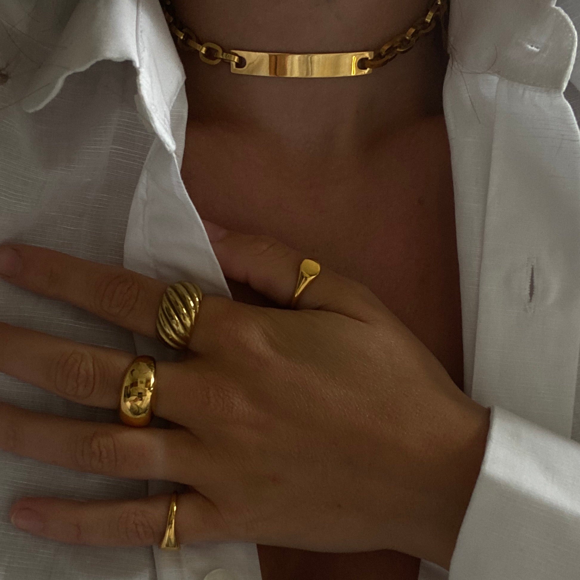 Mini signet ring - Neckontheline