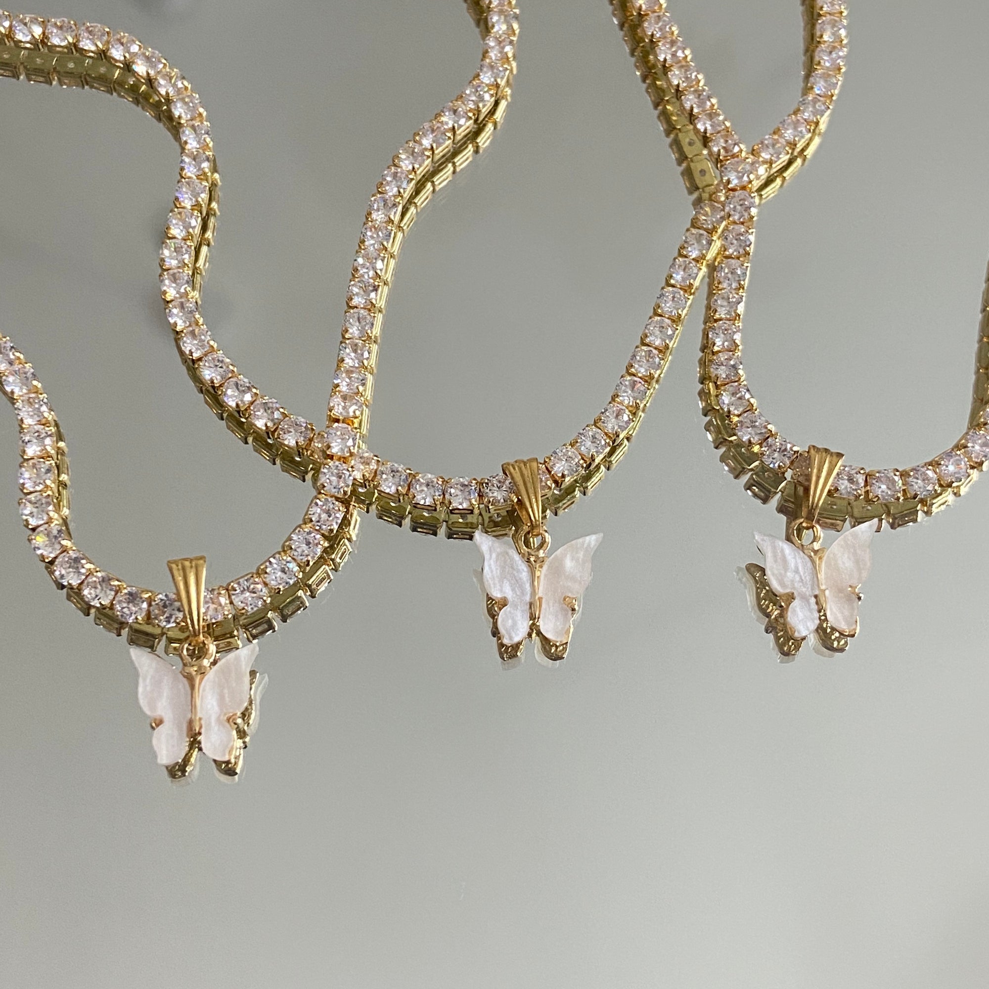 Diamanté pearl butterfly collar - Neckontheline
