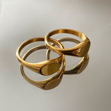 Mini signet ring